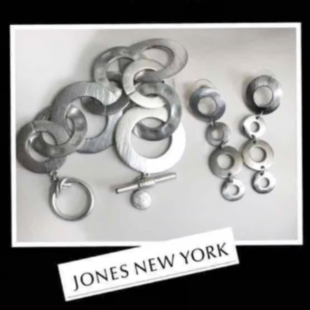 JNY JONES NEW YORK  BRACELET AND EARRINGS SET
